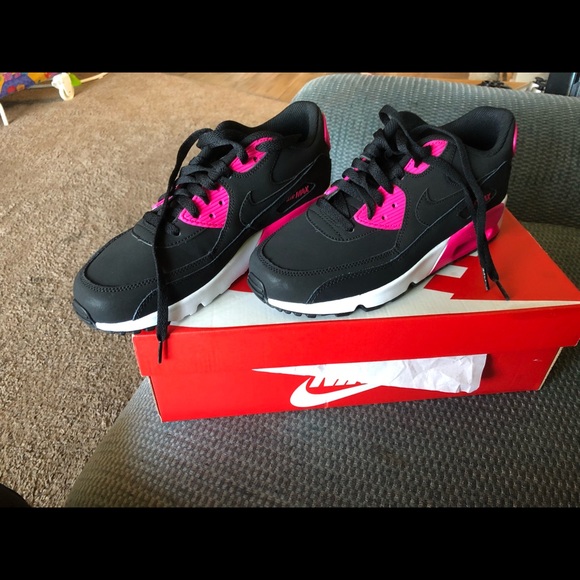 Black and Pink Air Max - Picture 2 of 5